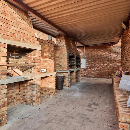 Rudman Townhouses - Or Tambo Airport Boksburg Esterno foto