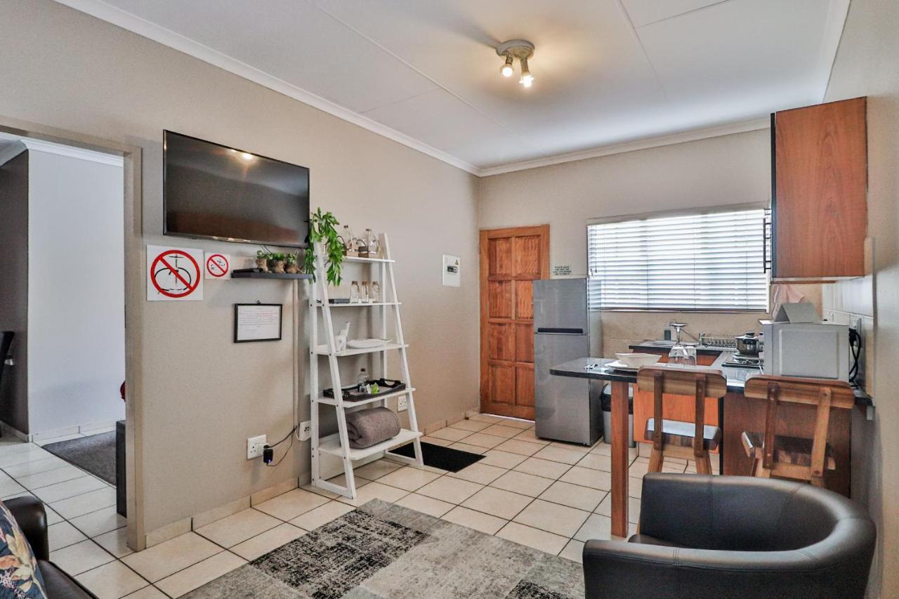 Rudman Townhouses - Or Tambo Airport Boksburg Esterno foto