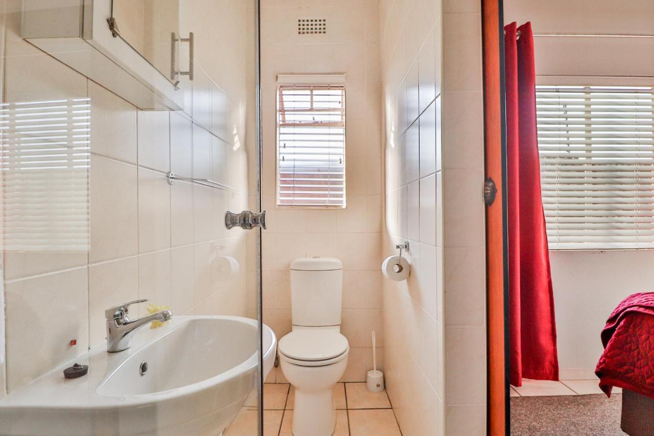Rudman Townhouses - Or Tambo Airport Boksburg Esterno foto