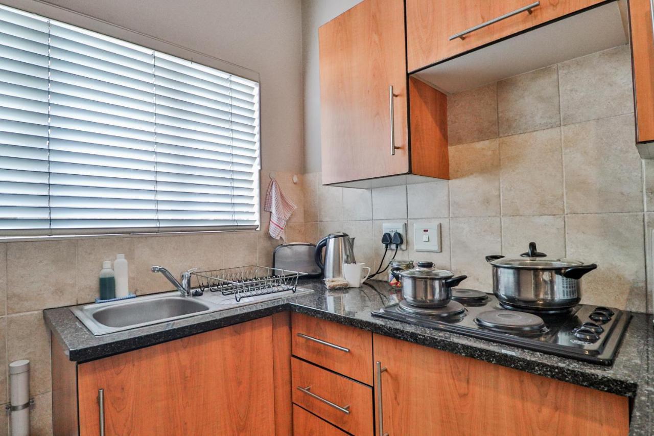 Rudman Townhouses - Or Tambo Airport Boksburg Esterno foto