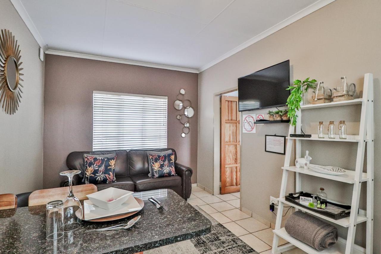 Rudman Townhouses - Or Tambo Airport Boksburg Esterno foto