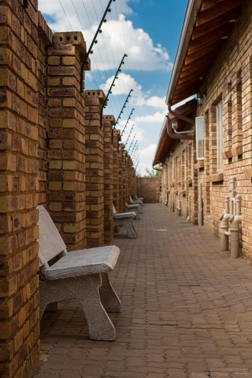 Rudman Townhouses - Or Tambo Airport Boksburg Esterno foto