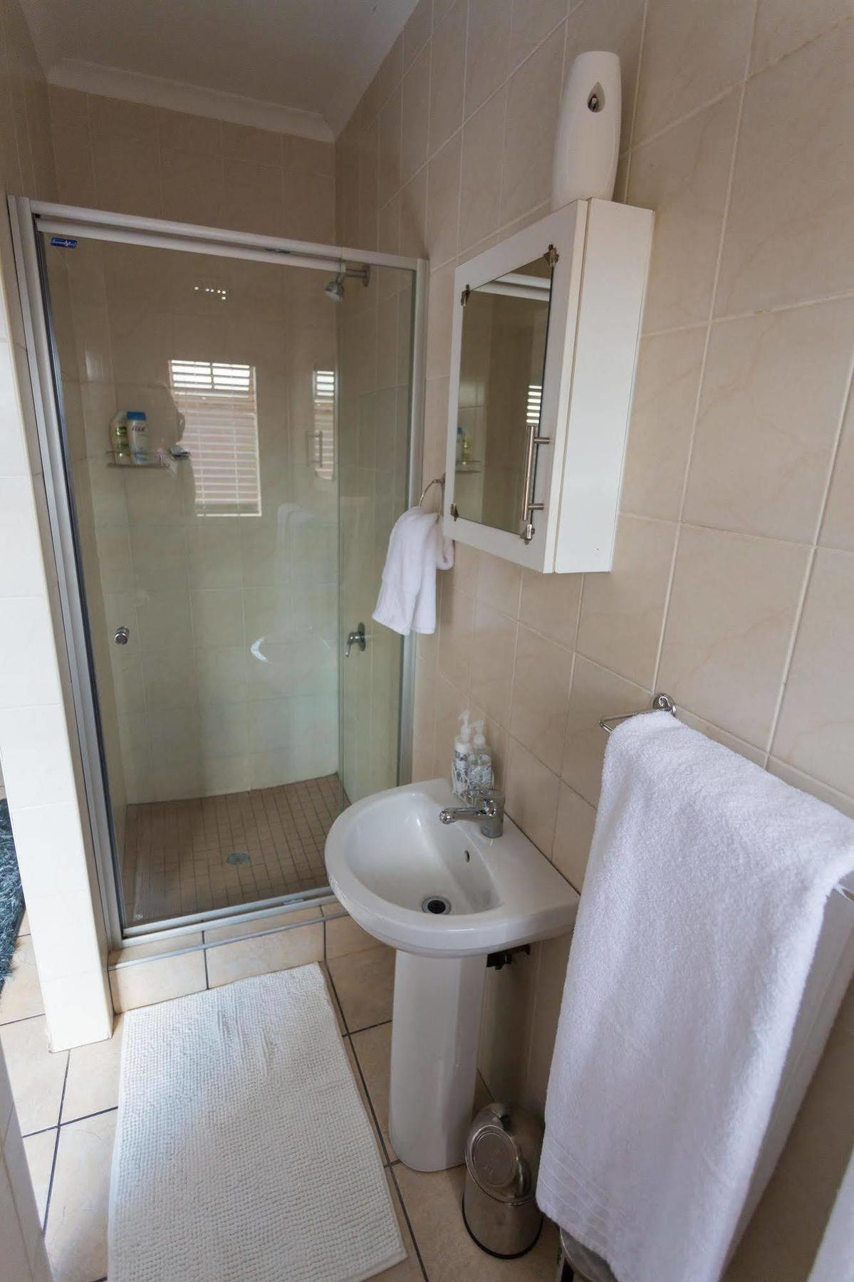 Rudman Townhouses - Or Tambo Airport Boksburg Esterno foto